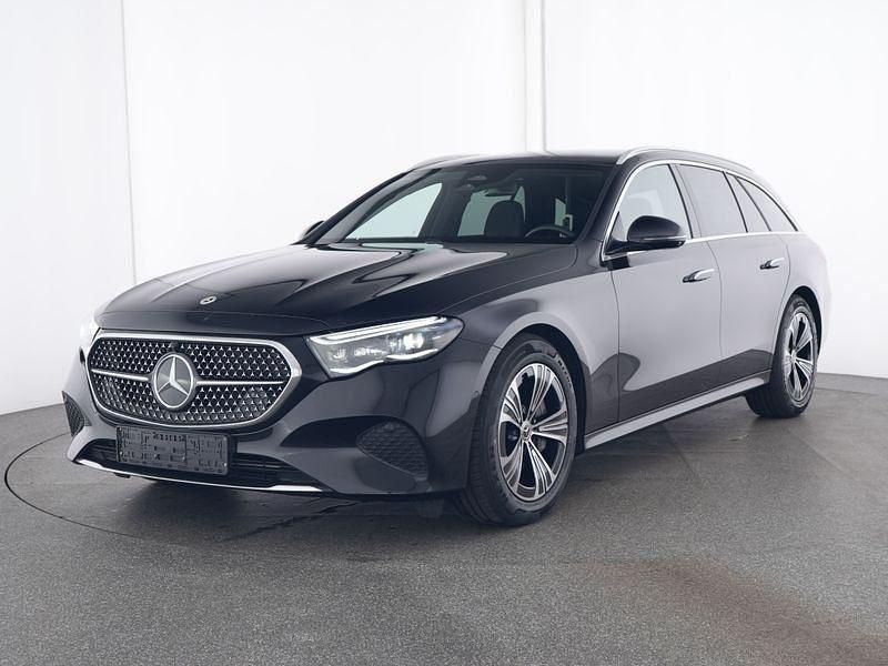 Schwarz Gebraucht 2024 Mercedes E450 Avantgarde Limousine | 69.790 € (Superpreis) - Bild 1/4