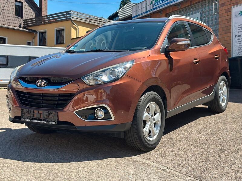 Braun Gebraucht 2013 Hyundai ix35 Edition SUV | 7.999 € (Guter Preis) - Bild 1/4