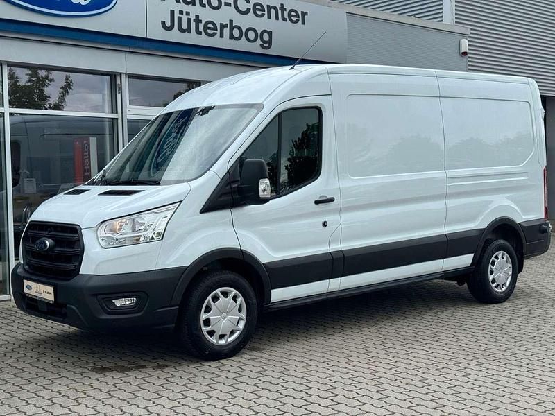 Gebraucht Ford Transit Trend 131 PS (96 kW) 2022 Weiß Limousine
