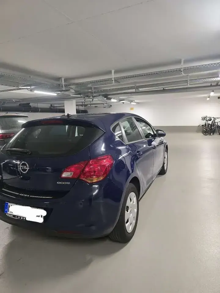 Gebraucht Opel Astra Selection 87 PS (63 kW) 2012 Limousine