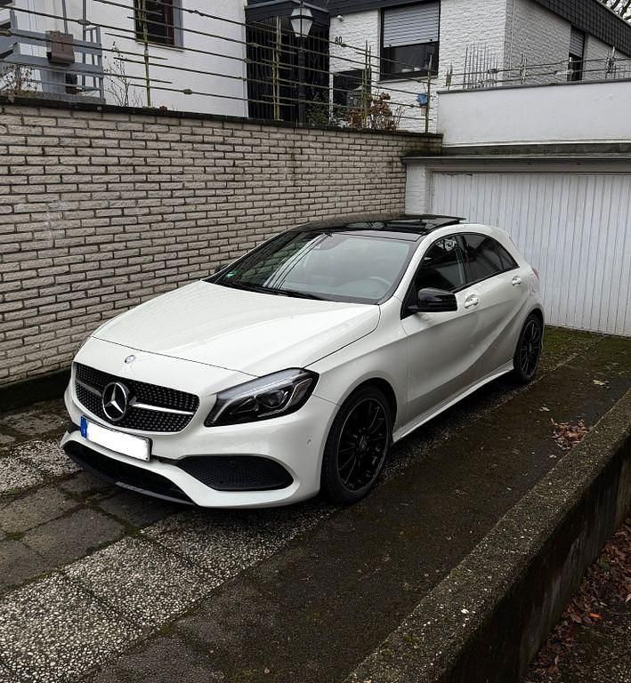 Weiß Gebraucht 2016 Mercedes A180 AMG line Limousine | 17.090 € (Etwas zu teuer) - Bild 1/4