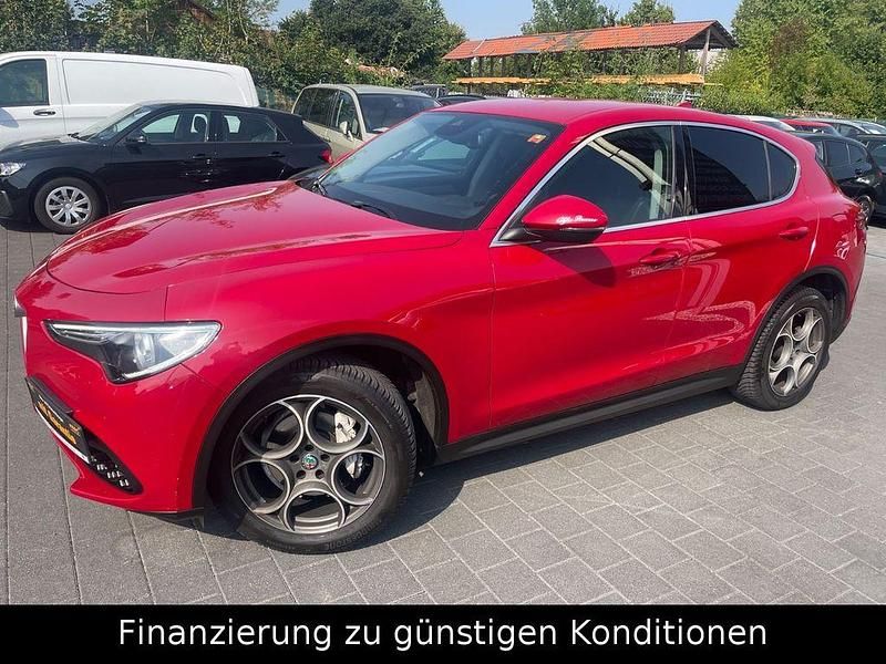 Rot Gebraucht 2017 Alfa Romeo Stelvio Super SUV | 20.950 € (Teuer) - Bild 1/4