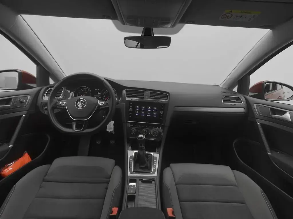 Gebraucht VW Golf VII Comfortline 131 PS (96 kW) 2019 Rot Limousine