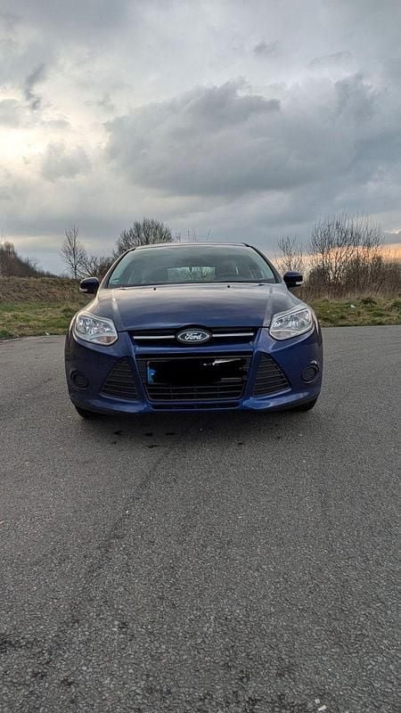 Gebraucht Ford Focus Champions Edition 95 PS (69 kW) 2014 Blau Kombi