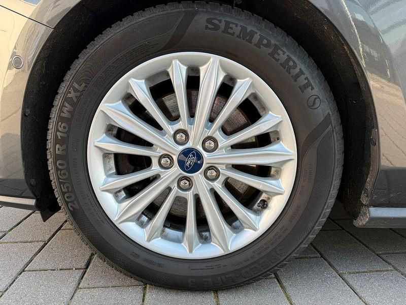 Używany Ford Focus Titanium 150 KM (110 kW) 2020 Szary Sedan/Limuzyna