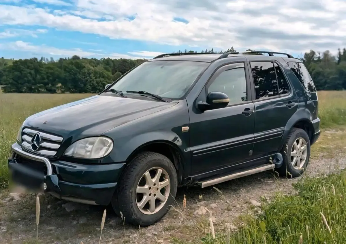 Gebraucht Mercedes ML320 218 PS (160 kW) 2000 Schwarz SUV