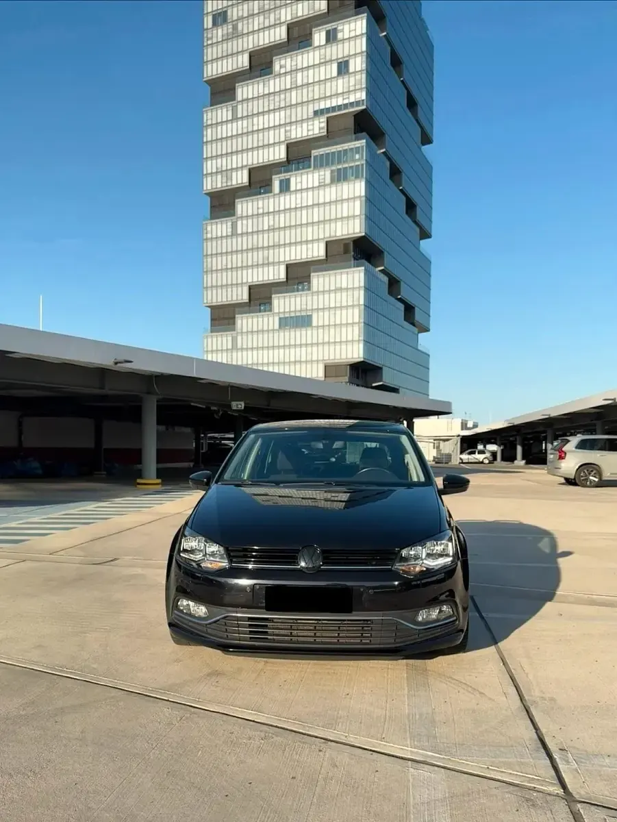 Gebraucht VW Polo LOUNGE 90 PS (66 kW) 2015 Schwarz Kleinwagen