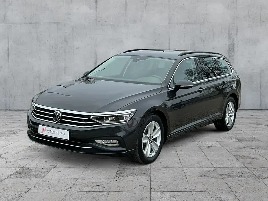 Gebraucht VW Passat Business 200 PS (147 kW) 2023 Grau Kombi