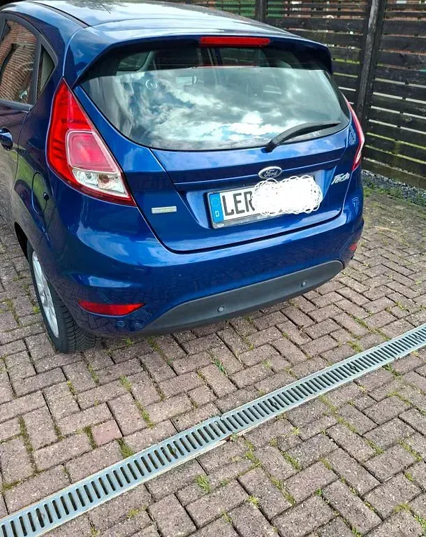 Gebraucht Ford Fiesta 101 PS (74 kW) 2016 Blau Kleinwagen
