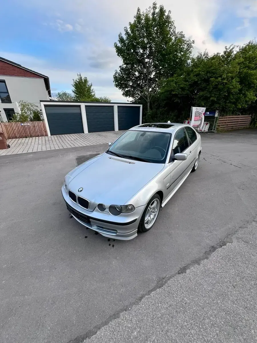 Używany BMW 320 150 KM (110 kW) 2002 Srebrny Coupe