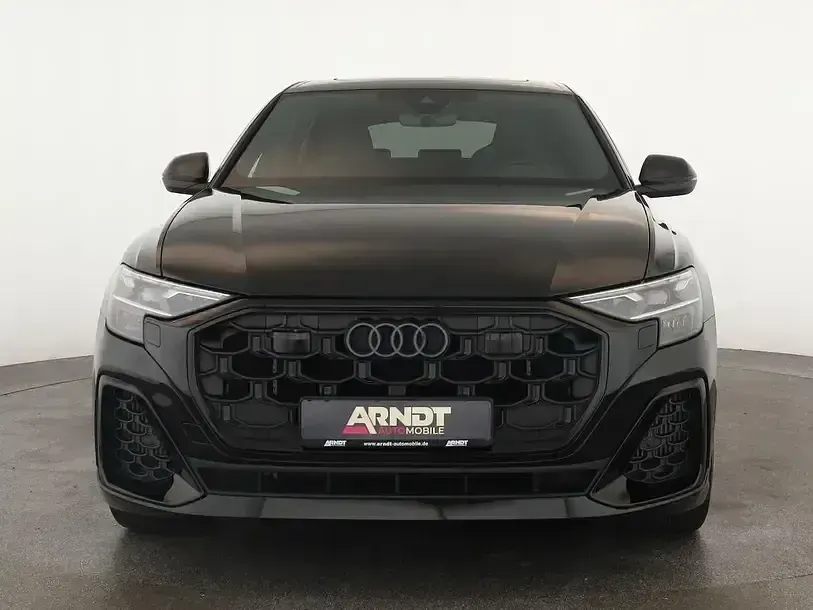 Gebraucht Audi SQ8 Ambiente 507 PS (372 kW) 2025 Mythosschwarz SUV