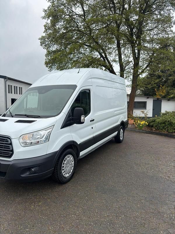 Second-hand Ford Transit 153 CP (112 kW) 2015 Alb Monovolum