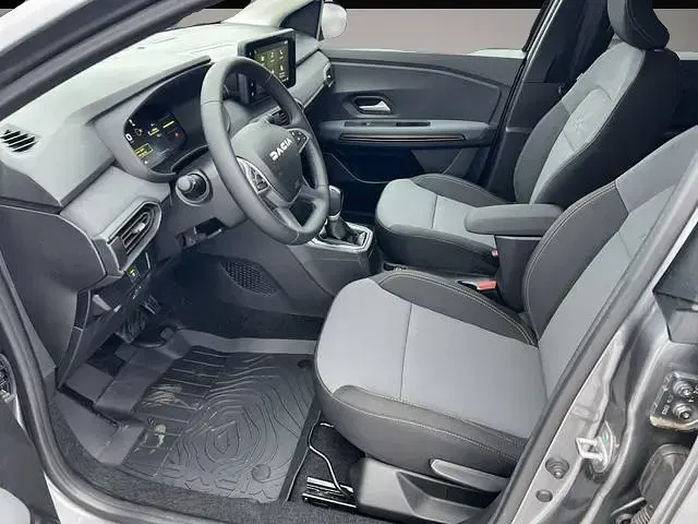 Neu Dacia Jogger Extreme 141 PS (103 kW) 2025 Grau Van / Kleinbus