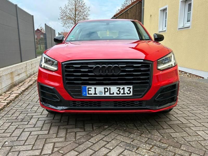 Gebraucht Audi Q2 S-Line 150 PS (110 kW) 2020 Rot SUV