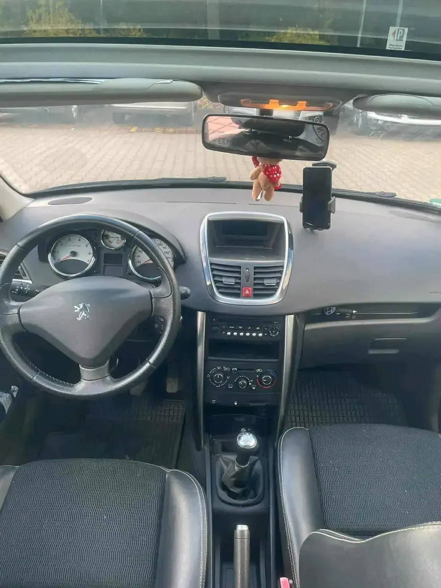 Gebraucht Peugeot 207 95 PS (69 kW) 2011 Schwarz Kombi