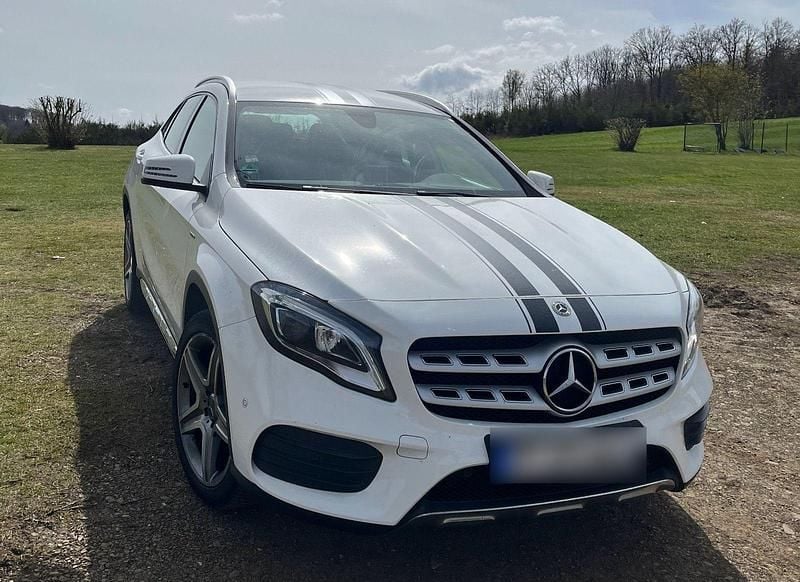 Gebraucht Mercedes GLA180 122 PS (89 kW) 2018 Weiß SUV