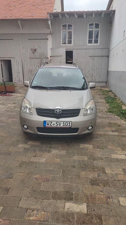 Silber Gebraucht 2002 Toyota Corolla Verso Sol Van / Kleinbus | 7.000 € (Teuer) - Bild 1/4