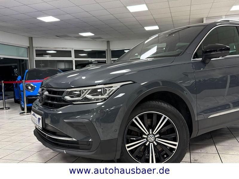 Gebraucht VW Tiguan Move 190 PS (139 kW) 2023 Grau SUV