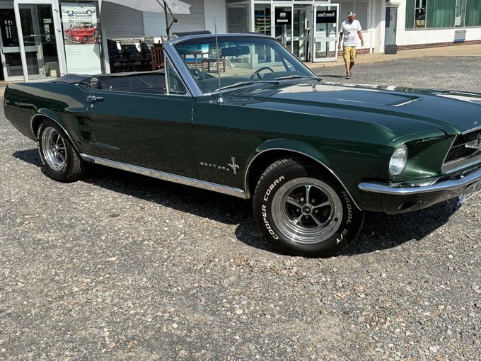 Grün Gebraucht 1967 Ford Mustang Cabrio | 99.950 € - Bild 1/4