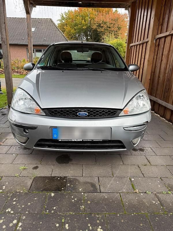 Grau Gebraucht 2003 Ford Focus Limousine | 700 € (Superpreis) - Bild 1/4