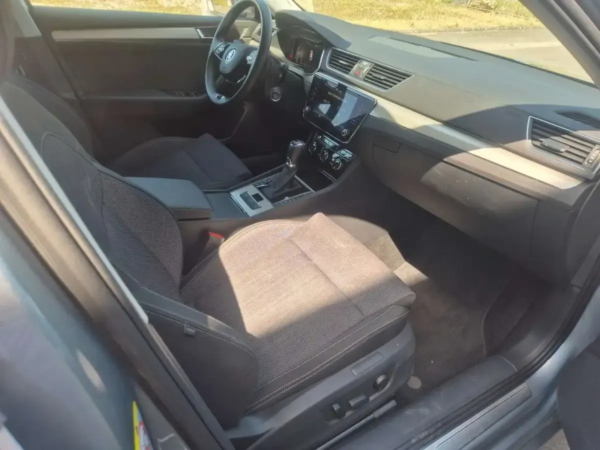 Gebraucht Skoda Superb Style 218 PS (160 kW) 2021 Grau Kombi