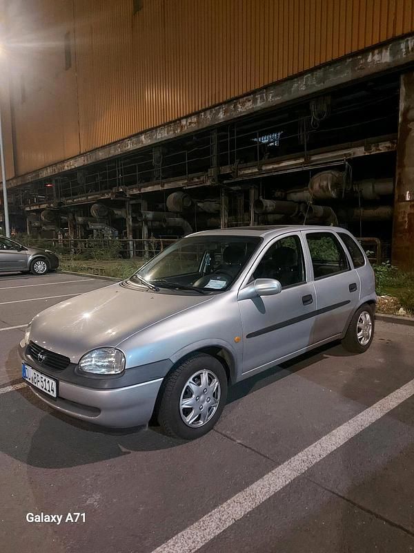 Silber Gebraucht 1999 Opel Corsa Kleinwagen | 675 € (Fairer Preis) - Bild 1/4