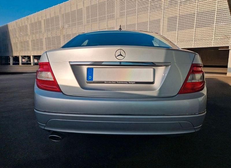 Gebraucht Mercedes C220 Elegance 170 PS (125 kW) 2007 Silber Limousine