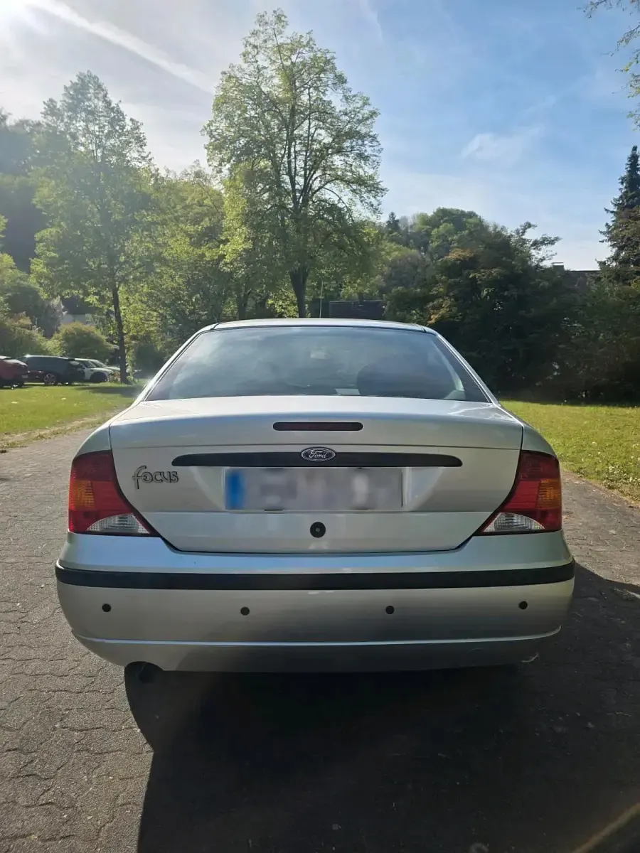 Second-hand Ford Focus 100 CP (73 kW) 2004 Argintiu Berlinǎ