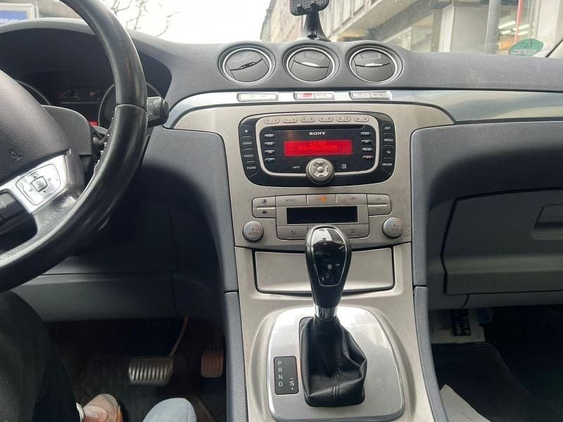 Silber Neu 2025 Ford S-MAX Van / Kleinbus | 3.200 € - Bild 1/4
