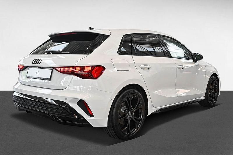 Gebraucht Audi A3 S-Line 150 PS (110 kW) 2025 Gletscherweiß metallic Limousine