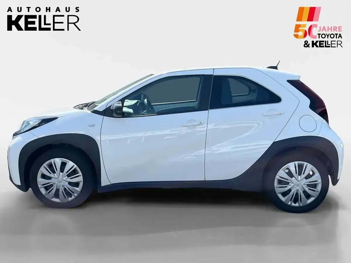 Gebraucht Toyota Aygo X Play 72 PS (52 kW) 2023 Weiß SUV