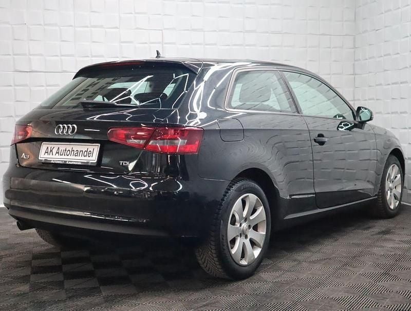 Gebraucht Audi A3 Attraction 110 PS (80 kW) 2015 Schwarz Kleinwagen