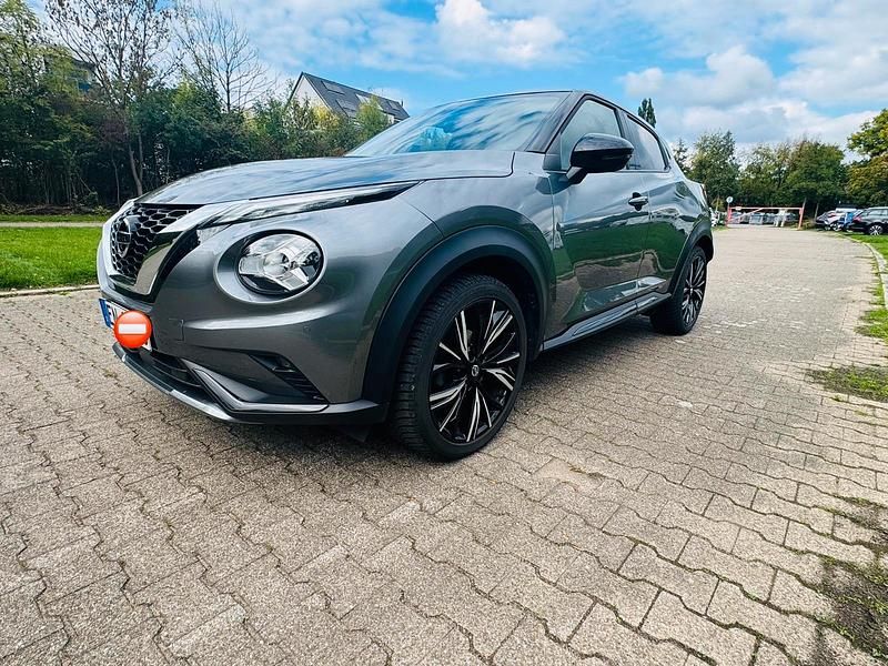Grau Gebraucht 2021 Nissan Juke SUV | 16.500 € (Guter Preis) - Bild 1/4