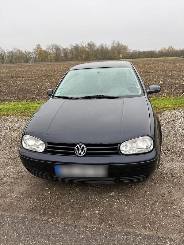 Schwarz Gebraucht 2001 VW Golf IV Kleinwagen | 3.000 € - Bild 1/4