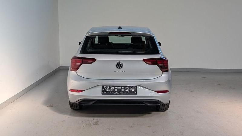 Używany VW Polo S 95 KM (69 kW) 2023 Srebrny Hatchback