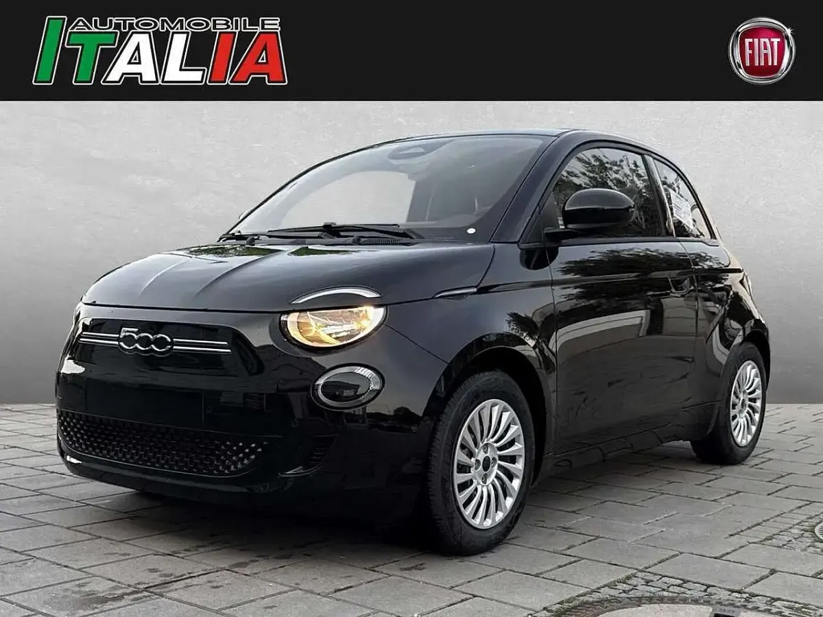 Gebraucht Fiat 500e Red 86 kW (118 PS) 2025 Limousine