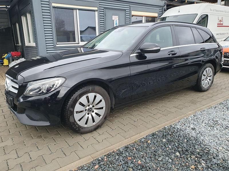 Gebraucht Mercedes C200 184 PS (135 kW) 2018 Schwarz Kombi