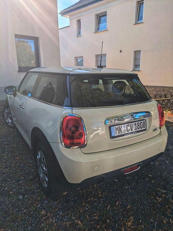 Weiß Gebraucht 2015 Mini ONE Kleinwagen | 9.400 € (Fairer Preis) - Bild 1/4