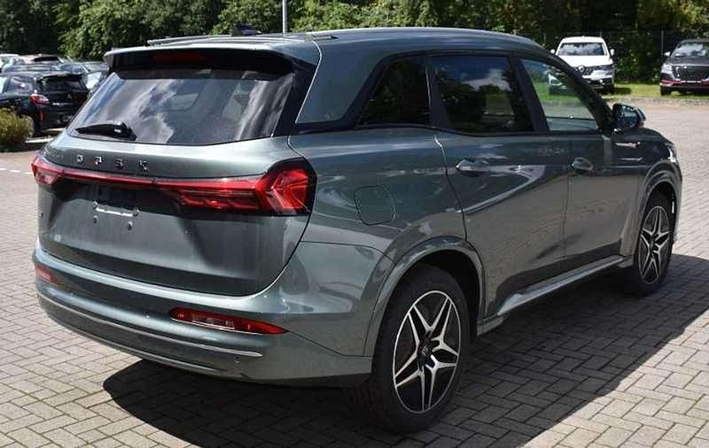 Neu DFSK E5 102 PS (75 kW) 2026 Grün SUV