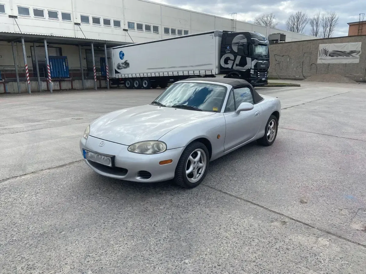 Używany Mazda MX5 110 KM (80 kW) 2001 Szary Kabriolet