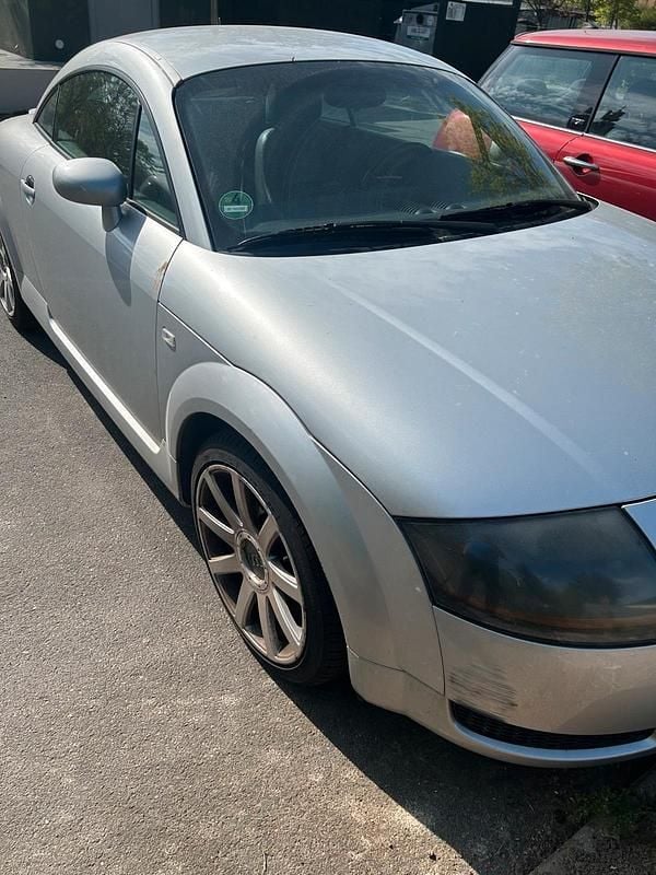 Second-hand Audi TT 180 CP (132 kW) 2002 Argintiu Coupe