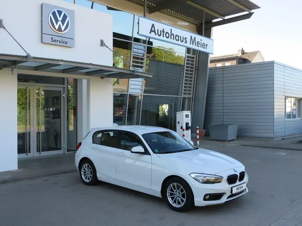 Gebraucht BMW 118 Advantage 136 PS (100 kW) 2018 Weiß Kleinwagen