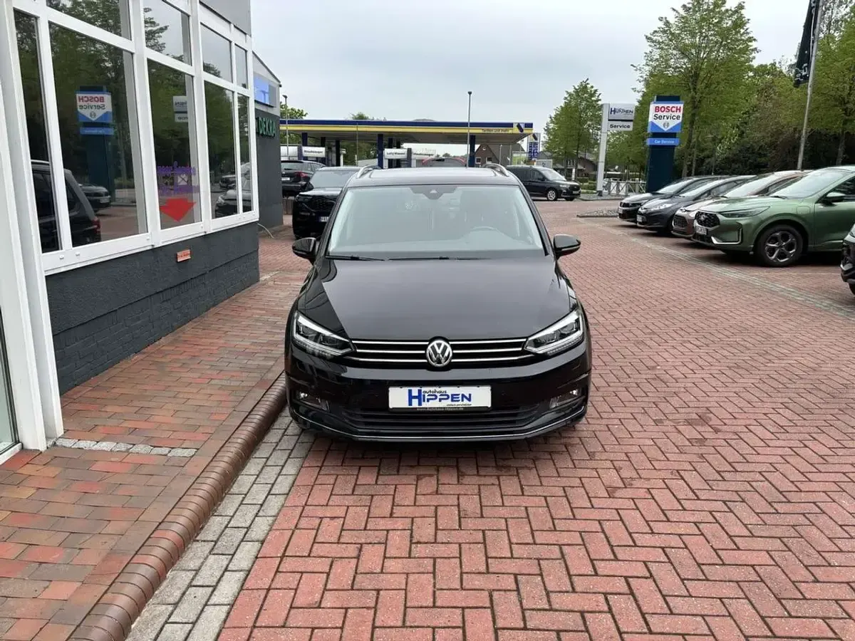 Gebraucht VW Touran Sound 150 PS (110 kW) 2017 Deep black perleffekt Van / Kleinbus