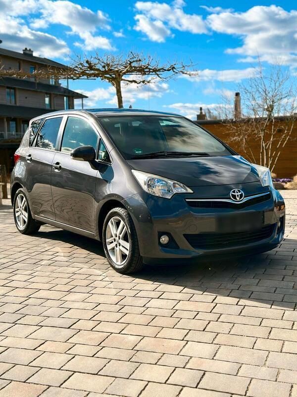 Gebraucht 2012 Toyota Verso-S Van / Kleinbus | 6.000 € - Bild 1/4