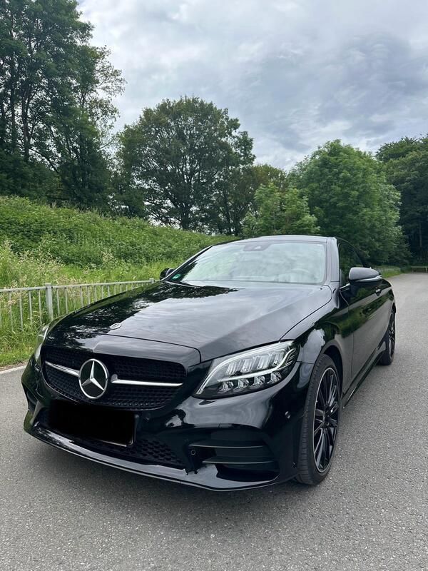 Schwarz Gebraucht 2022 Mercedes C200 AMG line Plus Coupé | 41.999 € (Fairer Preis) - Bild 1/4