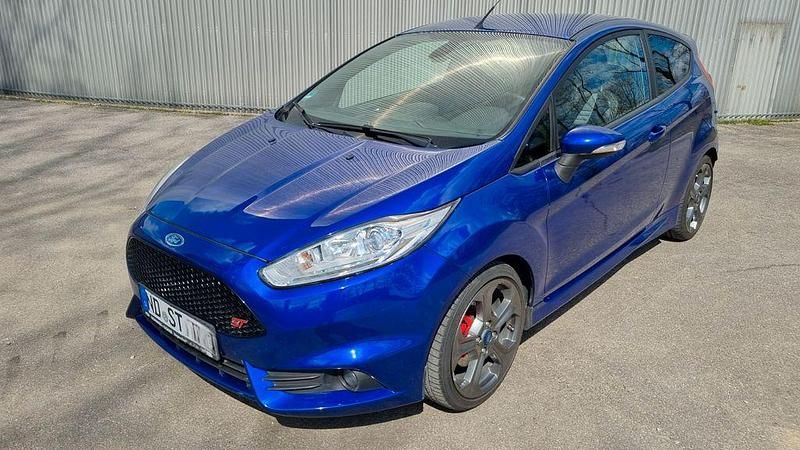 Gebraucht Ford Fiesta Performance Edition 182 PS (133 kW) 2015 Blau Kleinwagen