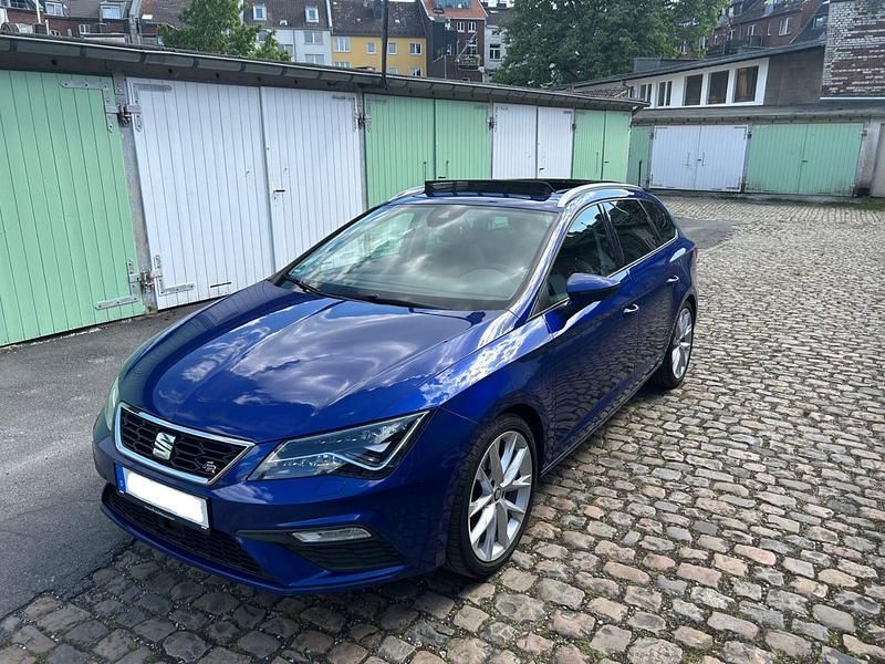 Blau Gebraucht 2017 Seat Leon ST FR Kombi | 8.800 € (Guter Preis) - Bild 1/4