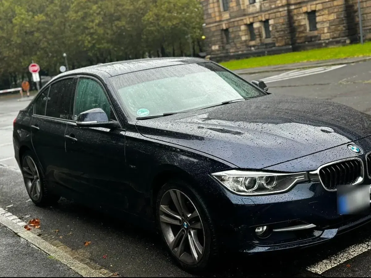 Gebraucht BMW 320 M Sport 184 PS (135 kW) 2012 Andere farben Limousine