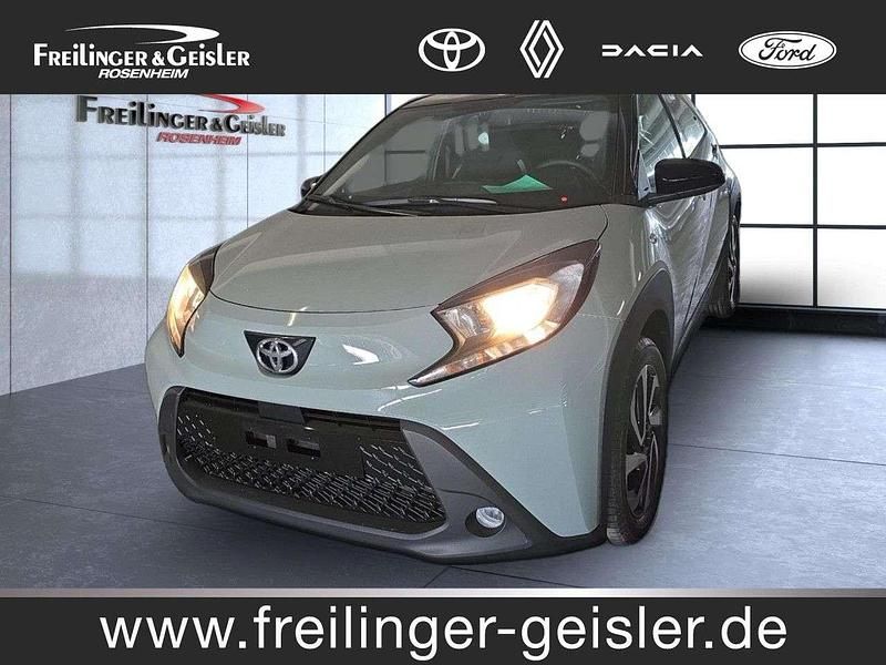 Schwarz Neu 2025 Toyota Aygo Team Kleinwagen | 18.590 € - Bild 1/4