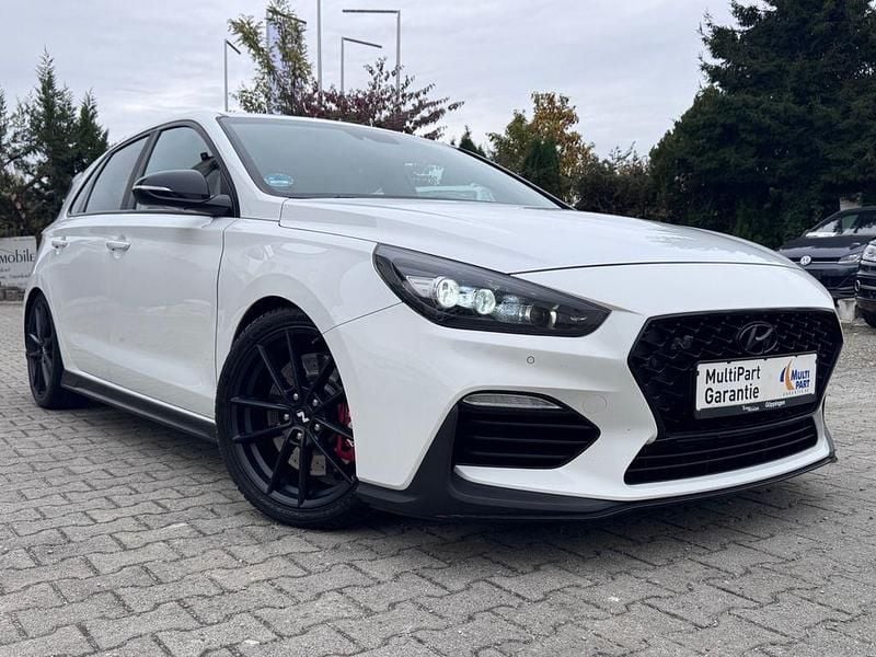 Weiß Gebraucht 2018 Hyundai i30 N Performance Limousine | 17.900 € (Guter Preis) - Bild 1/4